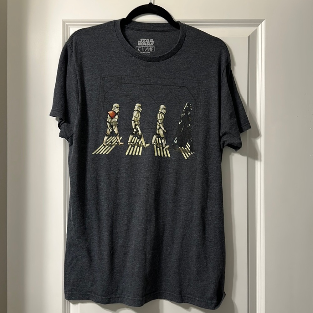 Star Wars Death Star Road Stormtrooper Crossing Men’s T-Shirt size Large